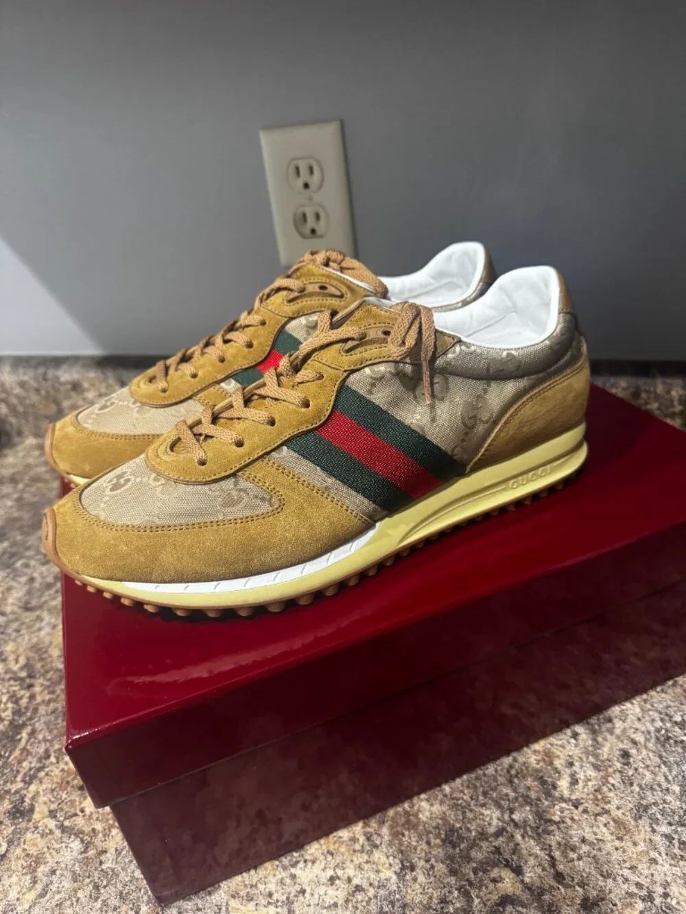 Gucci Tennis Shoes, Men's 9